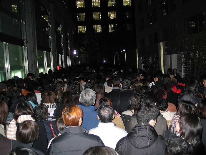 Tokyo Millenario: a large crowd waiting