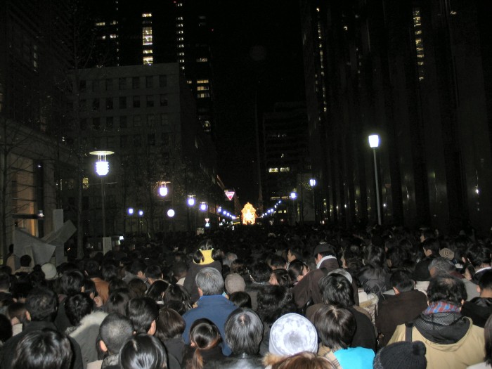 Tokyo Millenario: a large crowd waiting