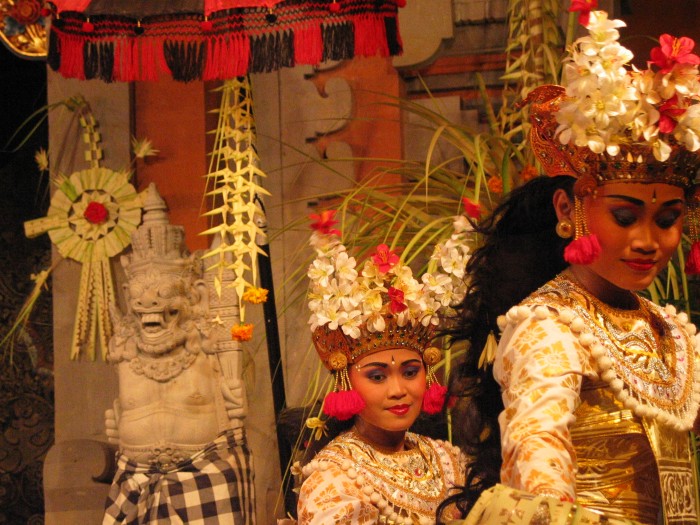 Tirta Sari Legong dance