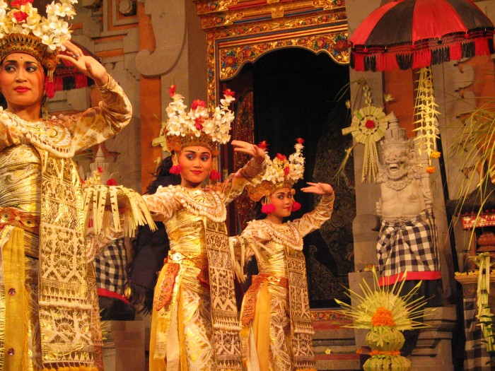 Tirta Sari Legong dance